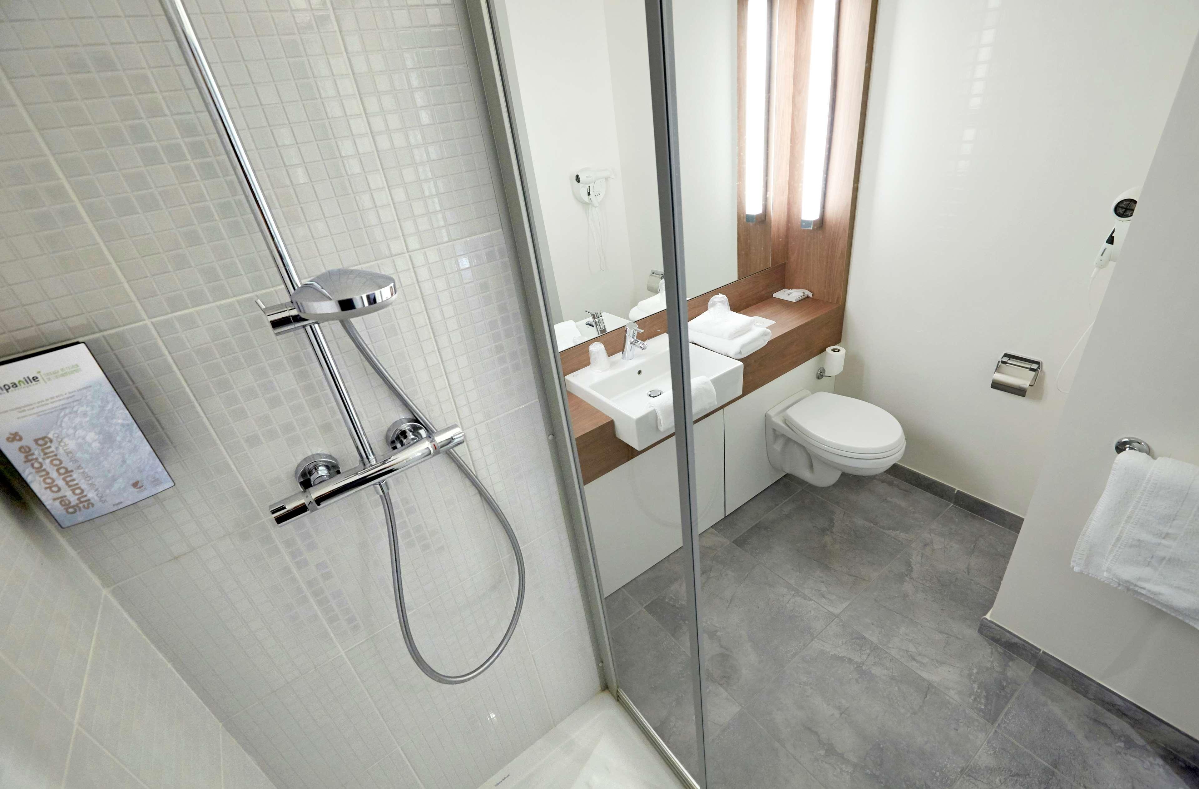 Campanile Bayonne Hotel Bagian luar foto