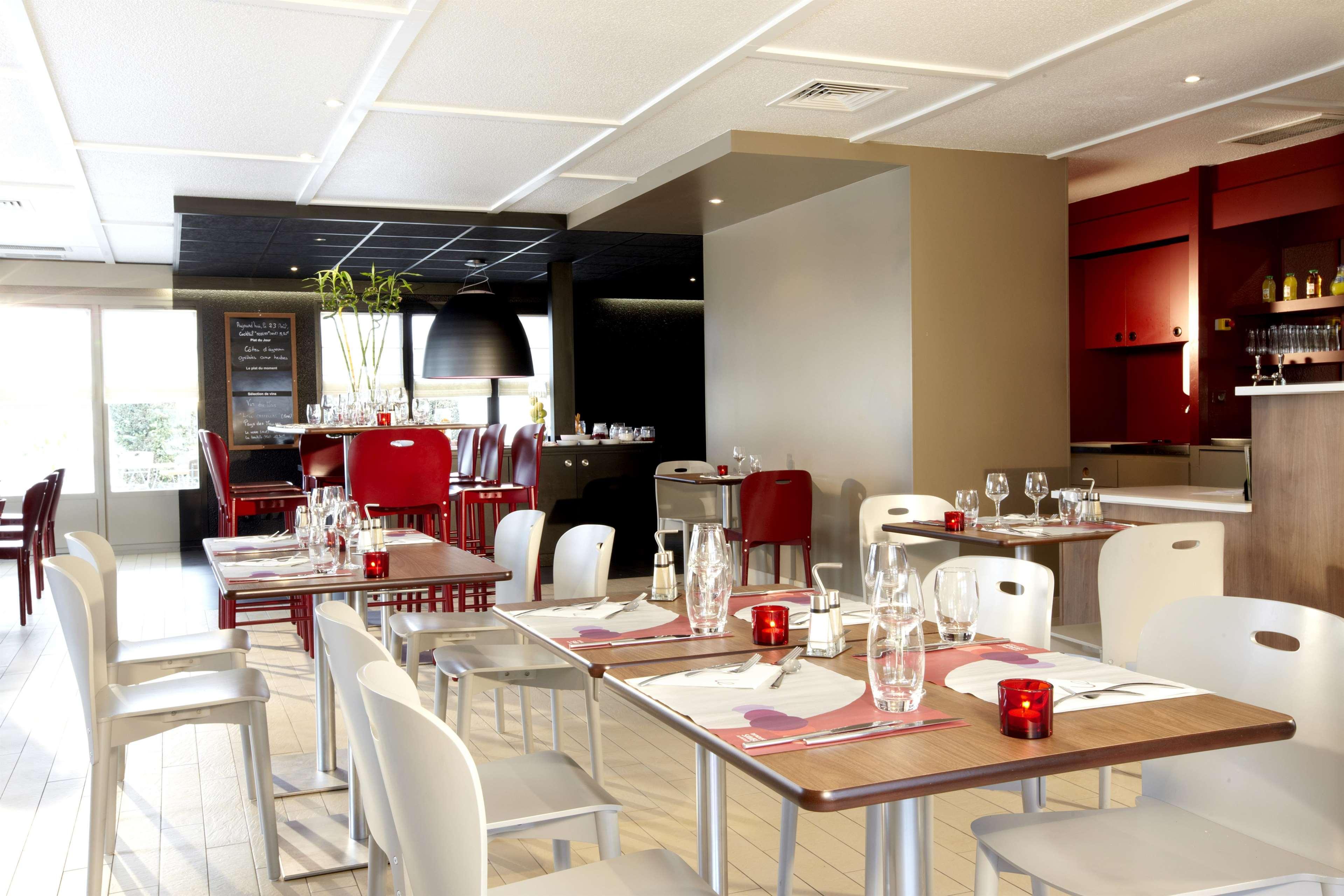 Campanile Bayonne Hotel Bagian luar foto