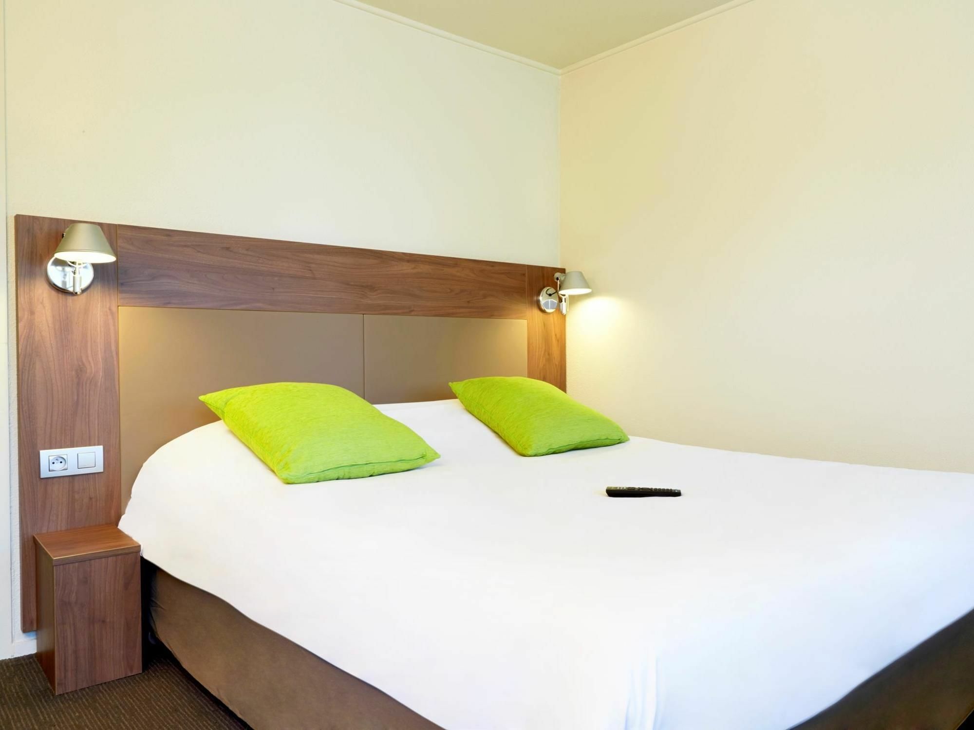 Campanile Bayonne Hotel Bagian luar foto